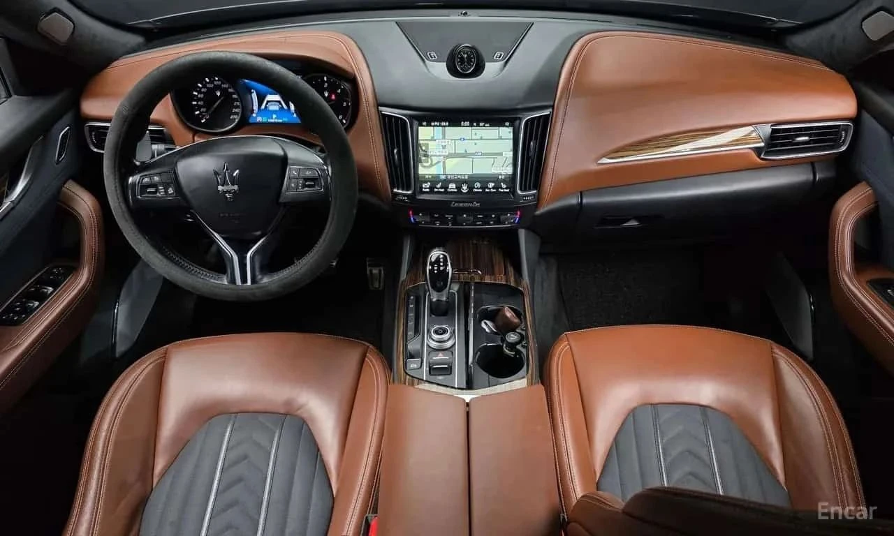 Maserati Levante, снимка 7 - Автомобили и джипове - 56689903