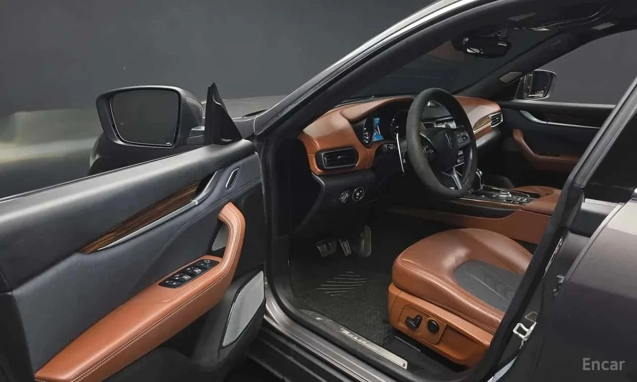 Maserati Levante, снимка 6 - Автомобили и джипове - 56689903