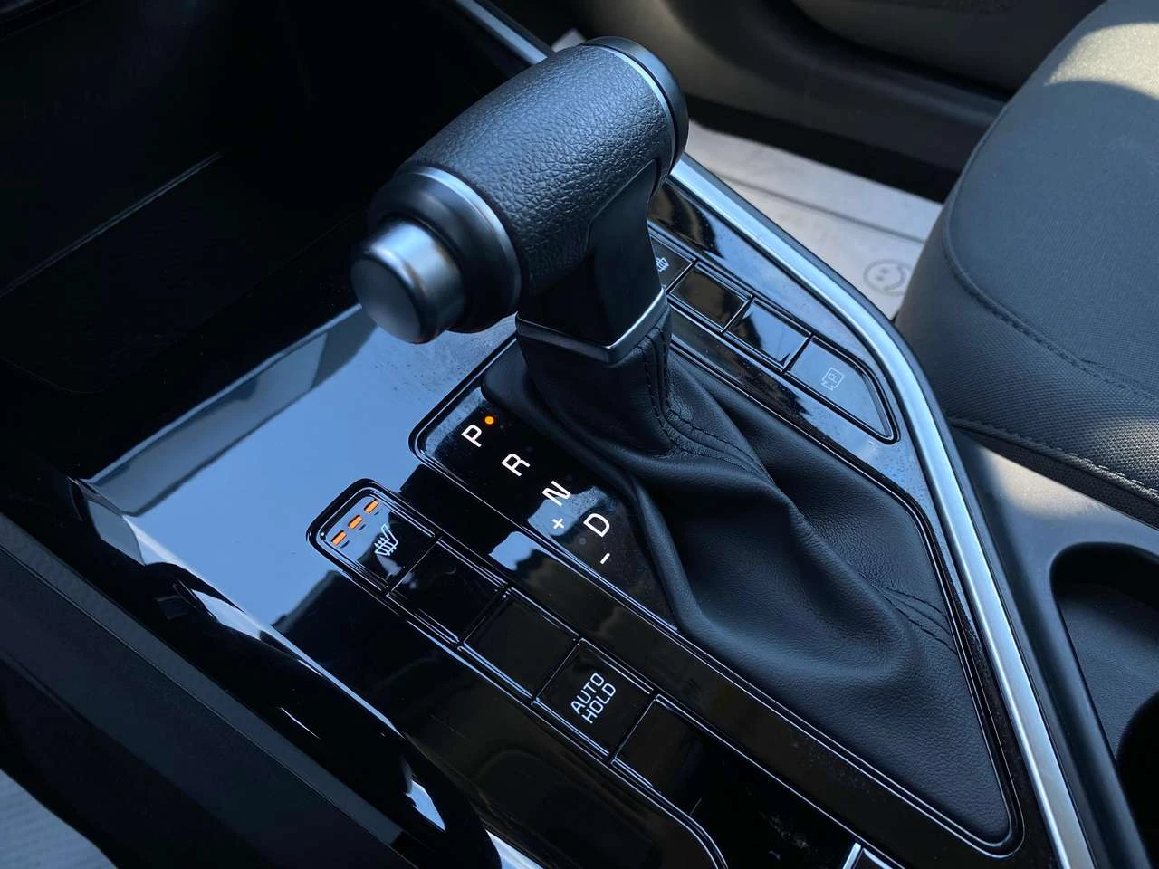Kia Niro LX HYBRID, снимка 14 - Автомобили и джипове - 56705783