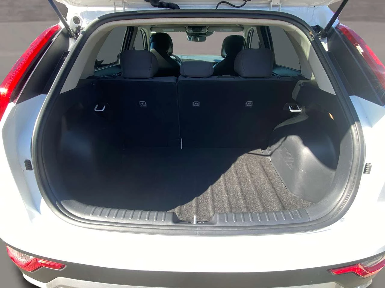 Kia Niro LX HYBRID, снимка 7 - Автомобили и джипове - 56705783