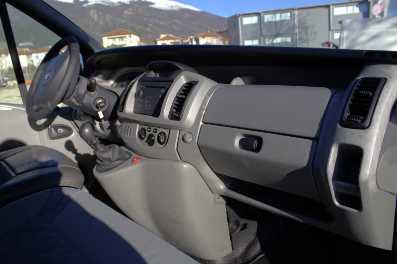 Opel Vivaro 1.9* Kлиматик* 5+ 1* MAXI, снимка 11 - Бусове и автобуси - 52930735