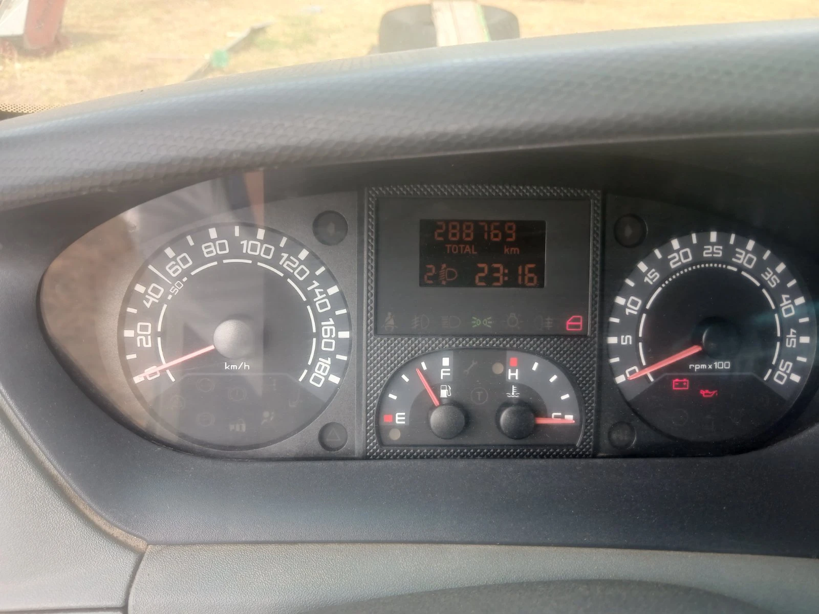 Iveco 35s12 двойна гума - изображение 9