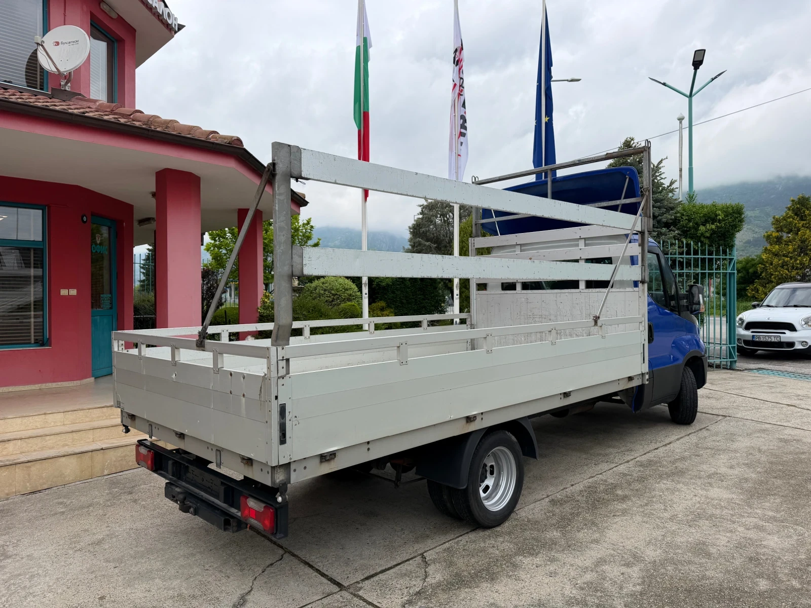 Iveco Daily 3.0HPI* 35C17* Климатик* 4.20 метра каросерия, снимка 12 - Бусове и автобуси - 54484315