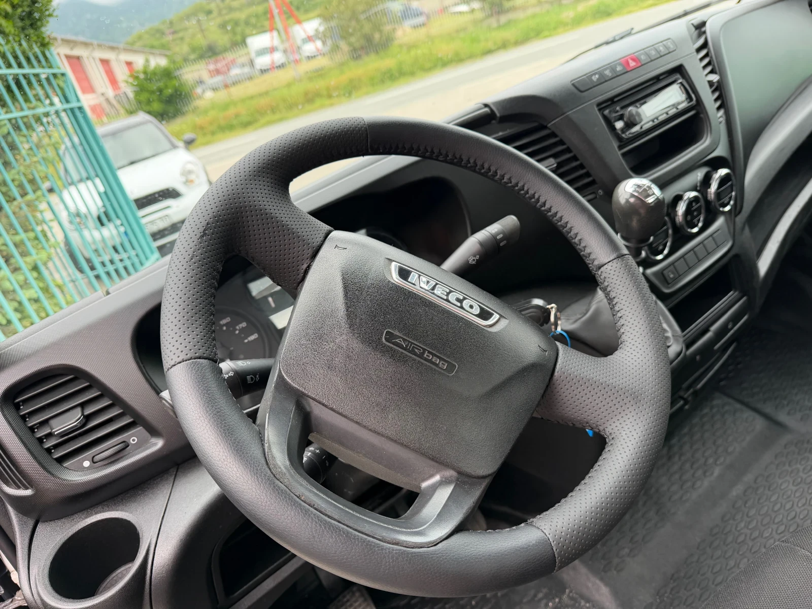Iveco Daily 3.0HPI* 35C17* Климатик* 4.20 метра каросерия, снимка 4 - Бусове и автобуси - 54484315
