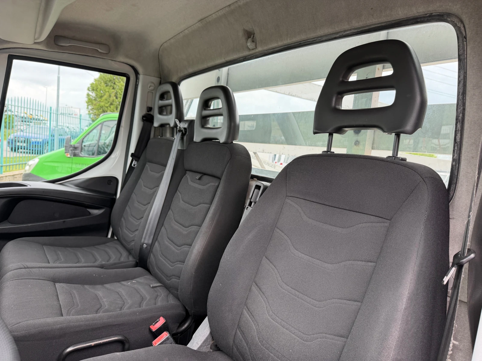 Iveco Daily 3.0HPI* 35C17* Климатик* 4.20 метра каросерия, снимка 7 - Бусове и автобуси - 54484315