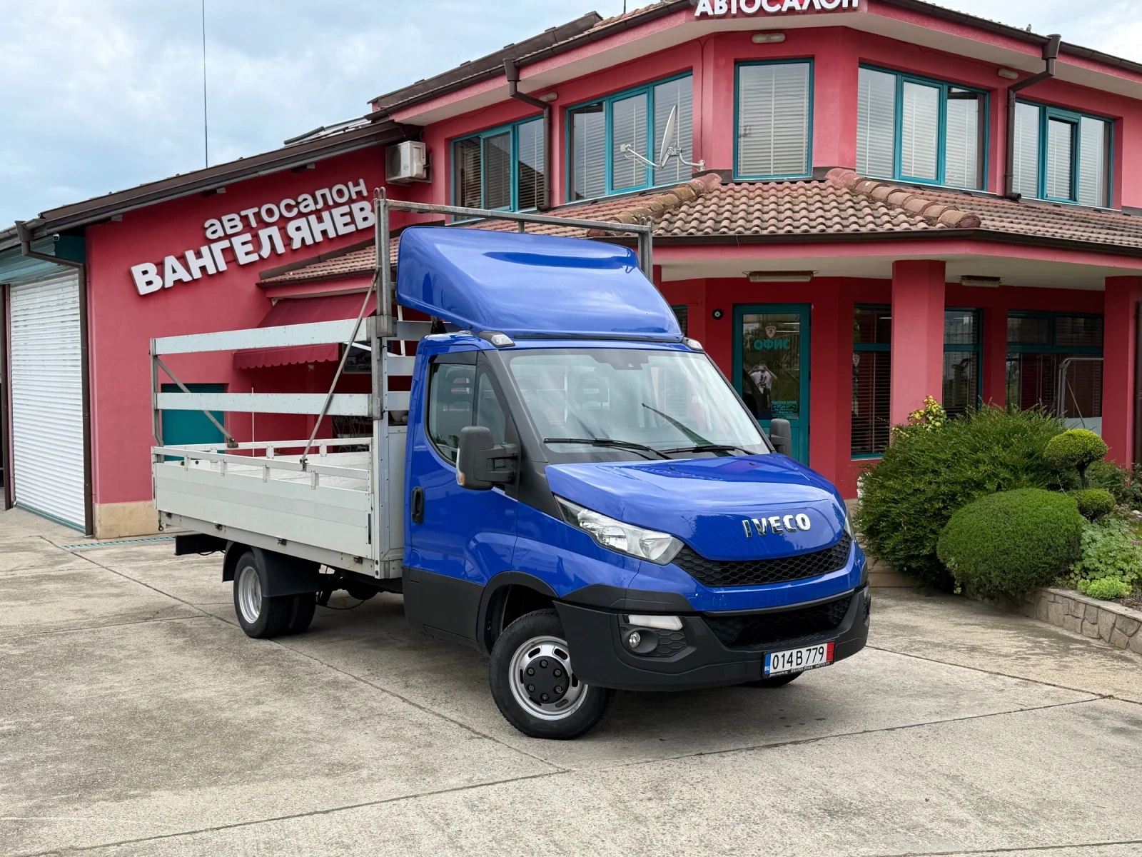 Iveco Daily 3.0HPI* 35C17* Климатик* 4.20 метра каросерия, снимка 16 - Бусове и автобуси - 54484315