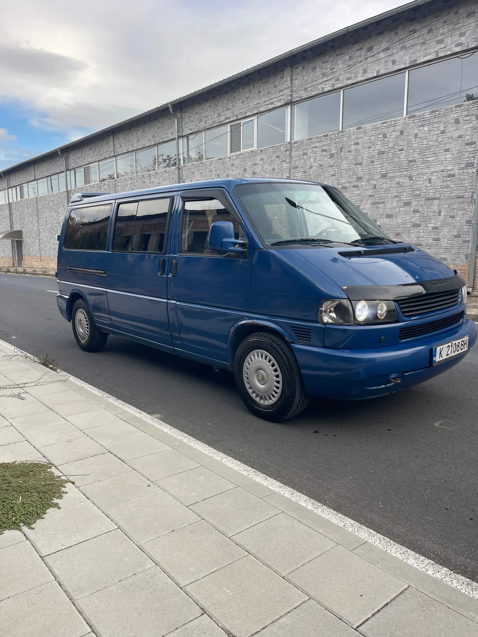 VW Caravelle, снимка 3 - Бусове и автобуси - 56453141