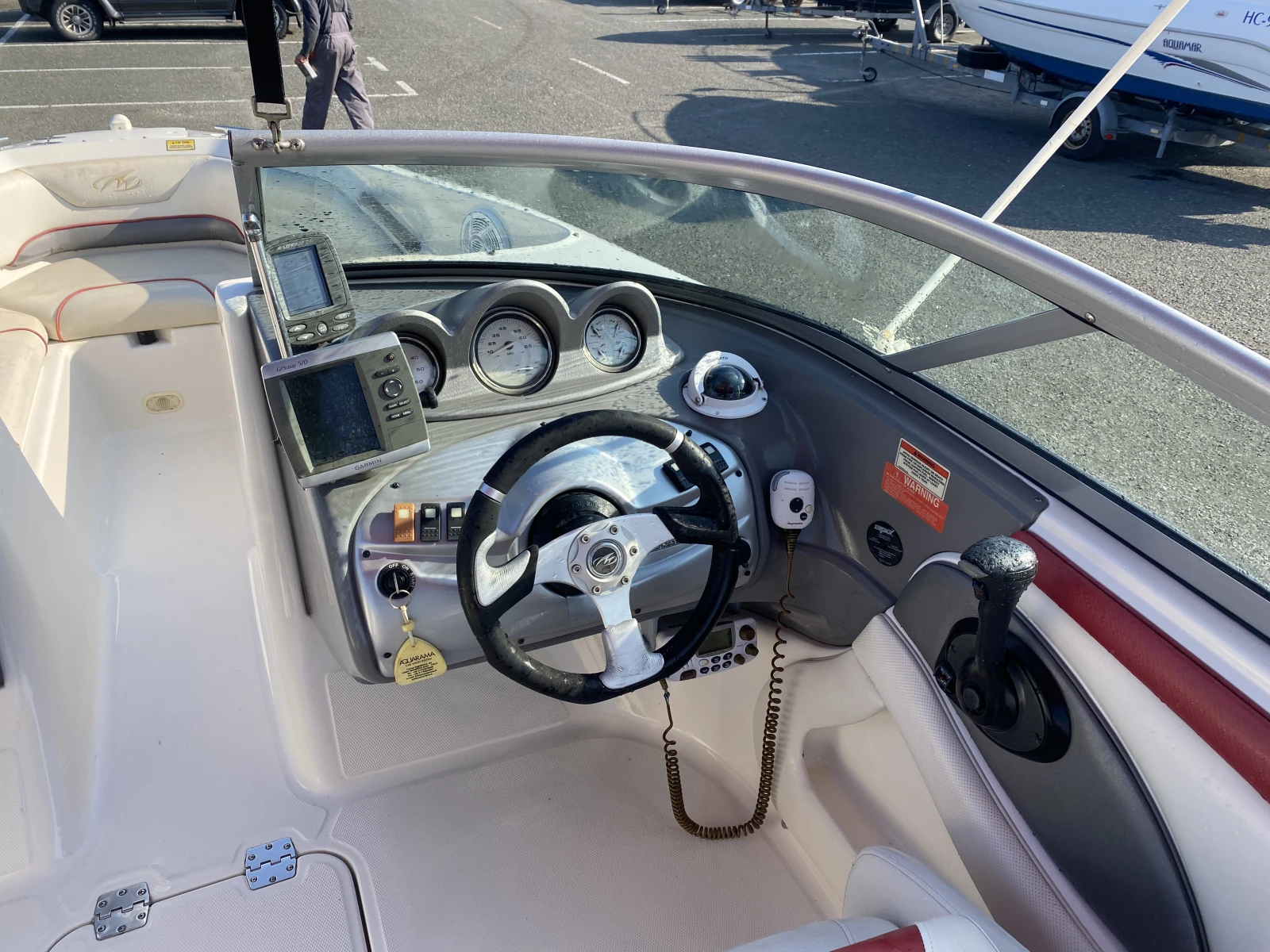 Моторна яхта Monterey 192 bowrider - изображение 9