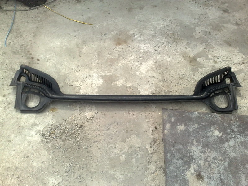 кора под чистачки за Пежо 407 06г. седан 