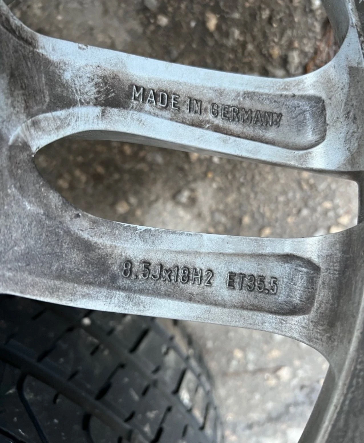 Гуми с джанти Pirelli 285/35R18, снимка 4 - Гуми и джанти - 55845447