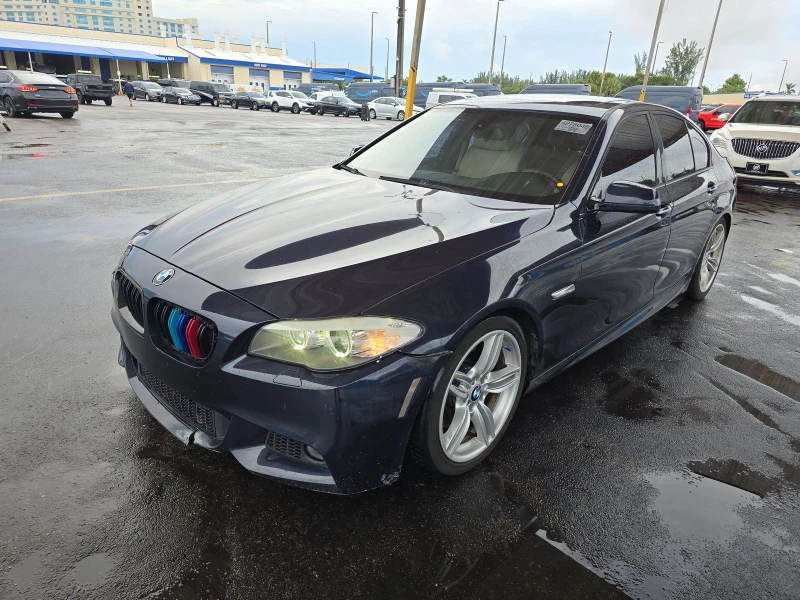 BMW 550 Head Up* Keyless* Soft-Close* M Sport Pkg* , снимка 2 - Автомобили и джипове - 47678347