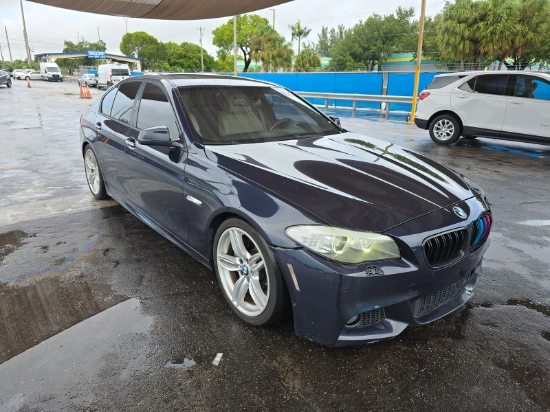 BMW 550 Head Up* Keyless* Soft-Close* M Sport Pkg* , снимка 3 - Автомобили и джипове - 47678347