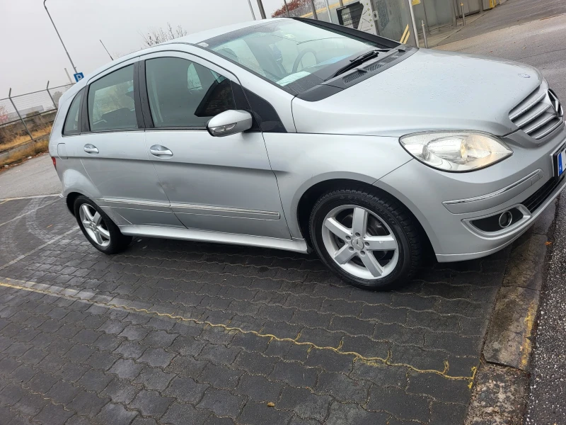 Mercedes-Benz B 180, снимка 1 - Автомобили и джипове - 47957525