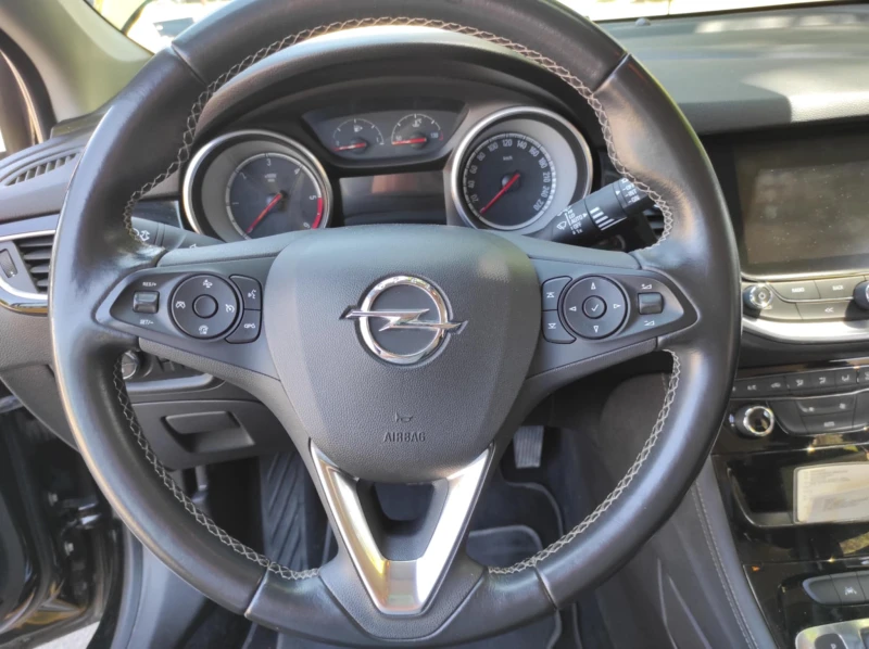 Opel Astra 1.6CDTI, снимка 8 - Автомобили и джипове - 52303550