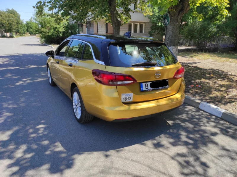 Opel Astra 1.6CDTI, снимка 6 - Автомобили и джипове - 52303550