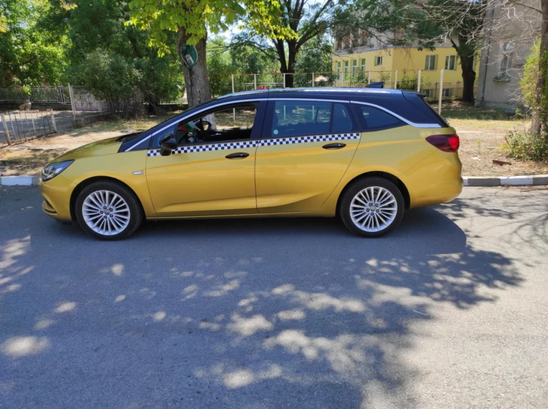 Opel Astra 1.6CDTI, снимка 4 - Автомобили и джипове - 52303550