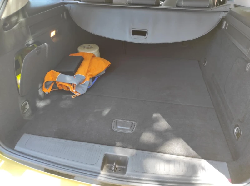 Opel Astra 1.6CDTI, снимка 17 - Автомобили и джипове - 52303550