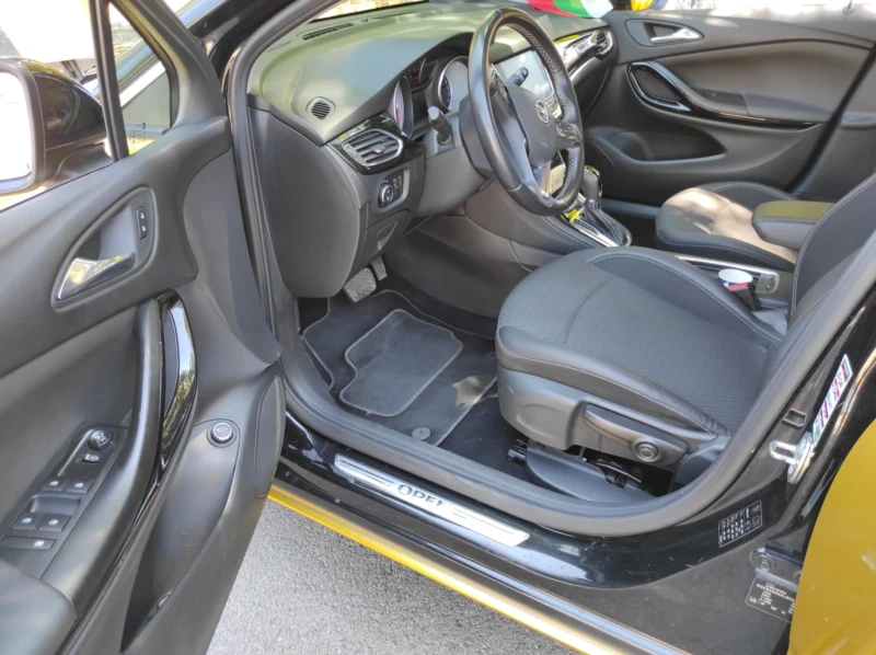 Opel Astra 1.6CDTI, снимка 10 - Автомобили и джипове - 52303550