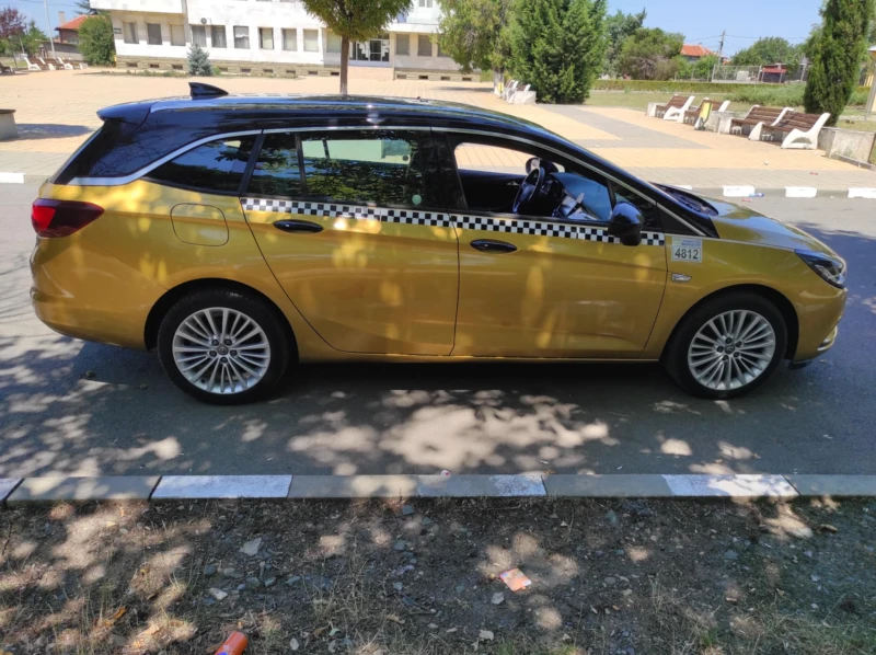 Opel Astra 1.6CDTI, снимка 3 - Автомобили и джипове - 52303550