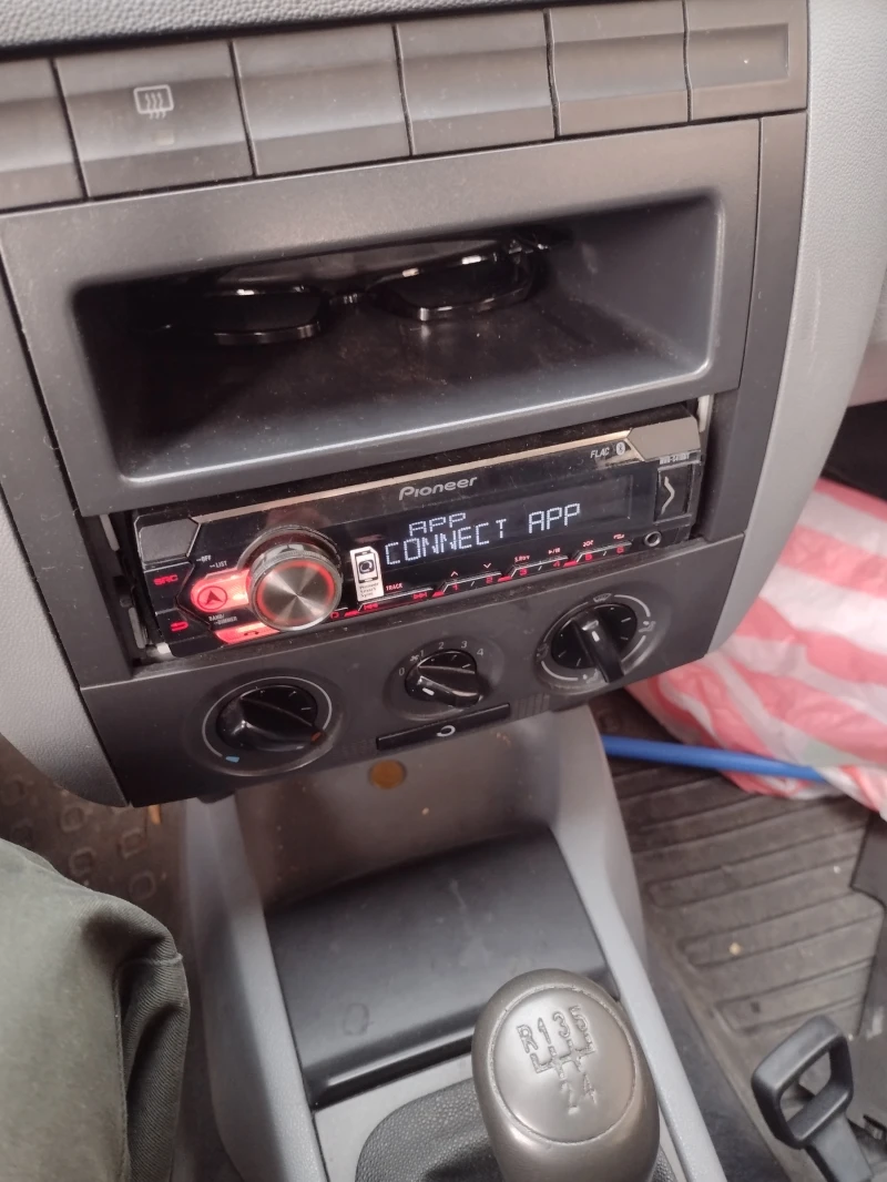 Skoda Fabia, снимка 13 - Автомобили и джипове - 52221696