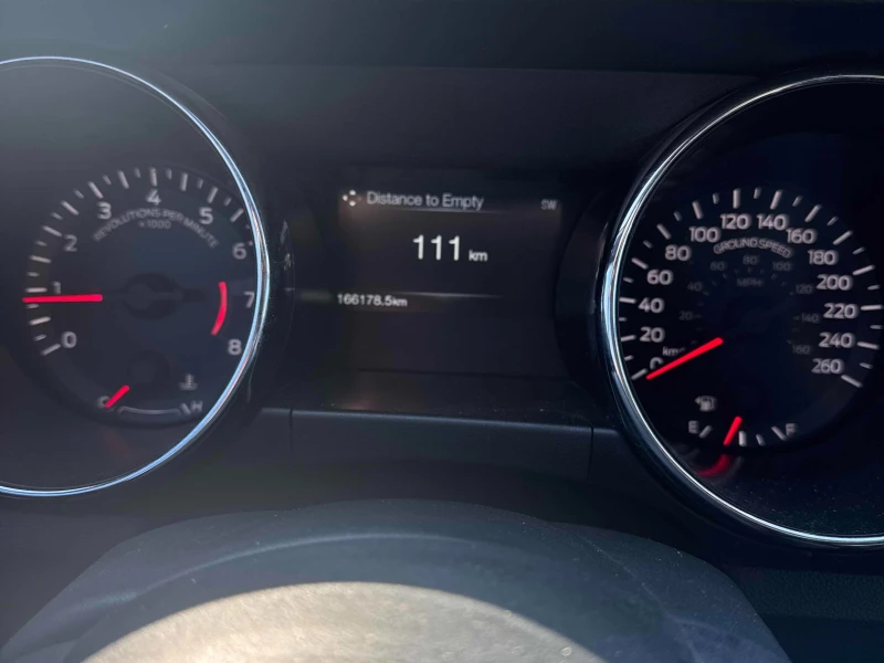 Ford Mustang 3.7 V6* MANUAL* RWD* CARFAX* АВТО КРЕДИТ* , снимка 10 - Автомобили и джипове - 53327351