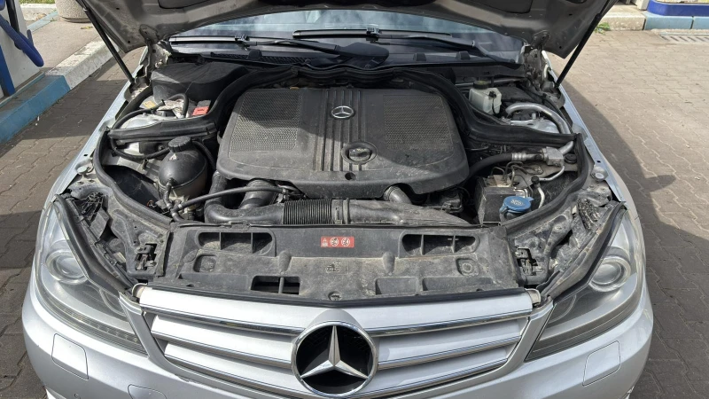 Mercedes-Benz C 220 Avantgarde, Сменена верига, AMG пакет, панорама - 17777 лв. - 59341791 | Car24.bg