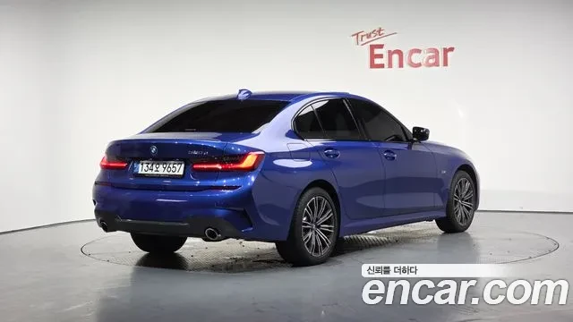 BMW 320 M Sport, снимка 2 - Автомобили и джипове - 54322241