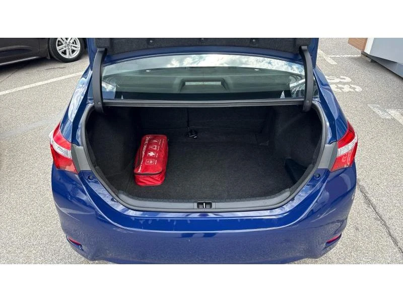 Toyota Corolla SDN TERRA 1.4D-4D 6MT, снимка 10 - Автомобили и джипове - 54707615