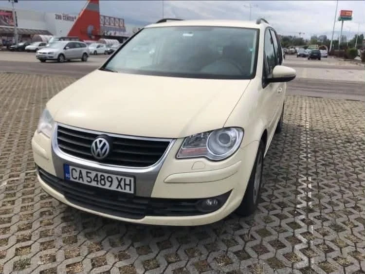 VW Touran 1.6, снимка 2 - Автомобили и джипове - 55451259