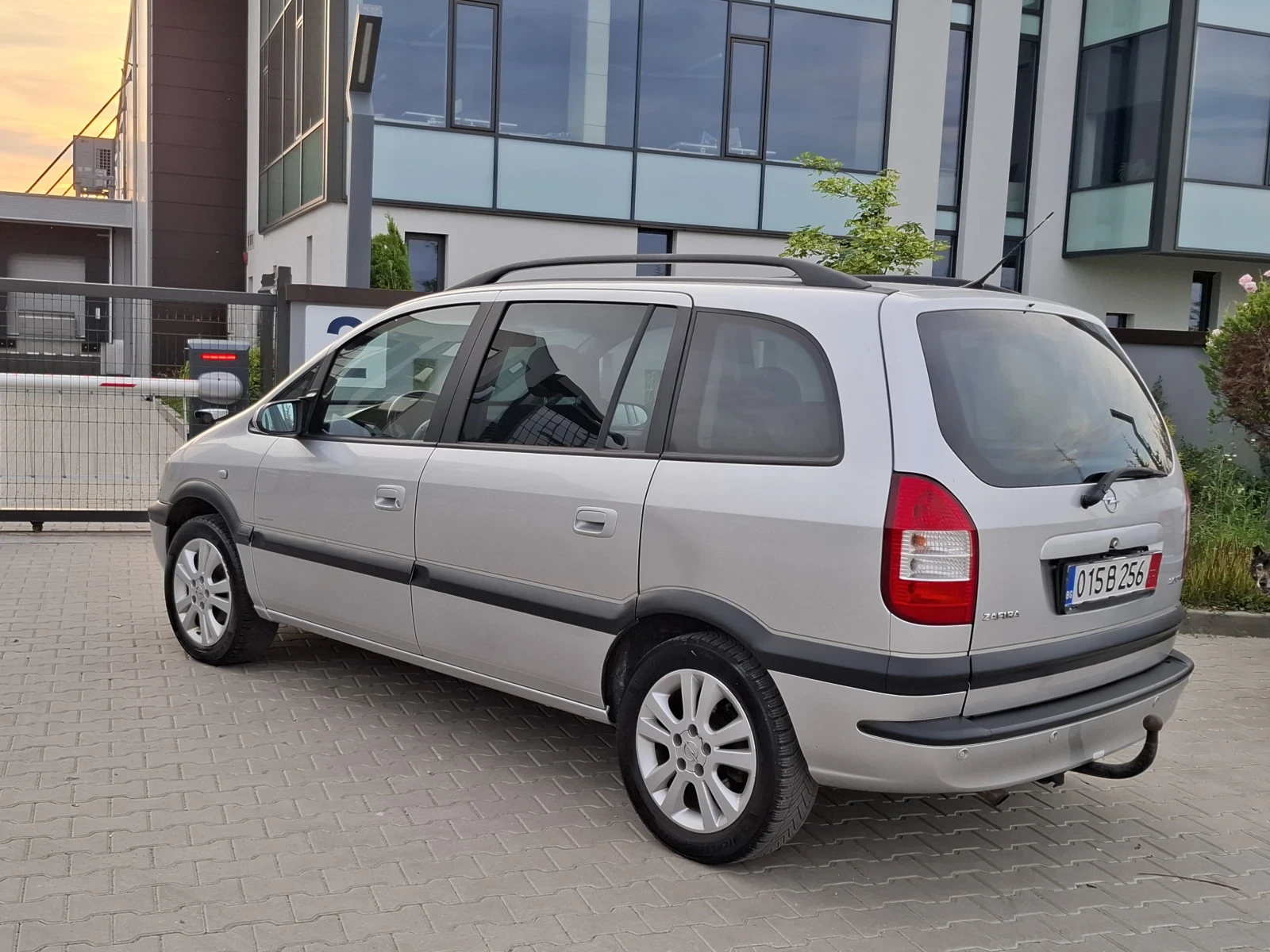 Opel Zafira 2.0DTI* (101кс)* * КЛИМАТРОНИК* НОВ ВНОС*  - изображение 7