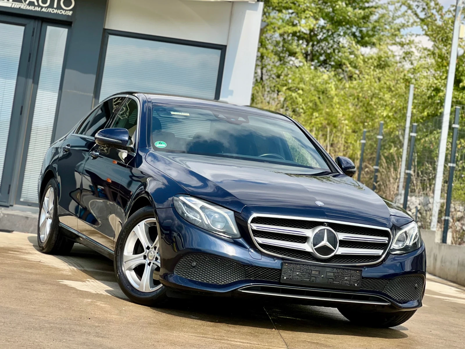Mercedes-Benz E 220 DIGITAL / 2.2D-194HP / 360 КАМЕРА / ПОДГРЕВ / 9G - изображение 4