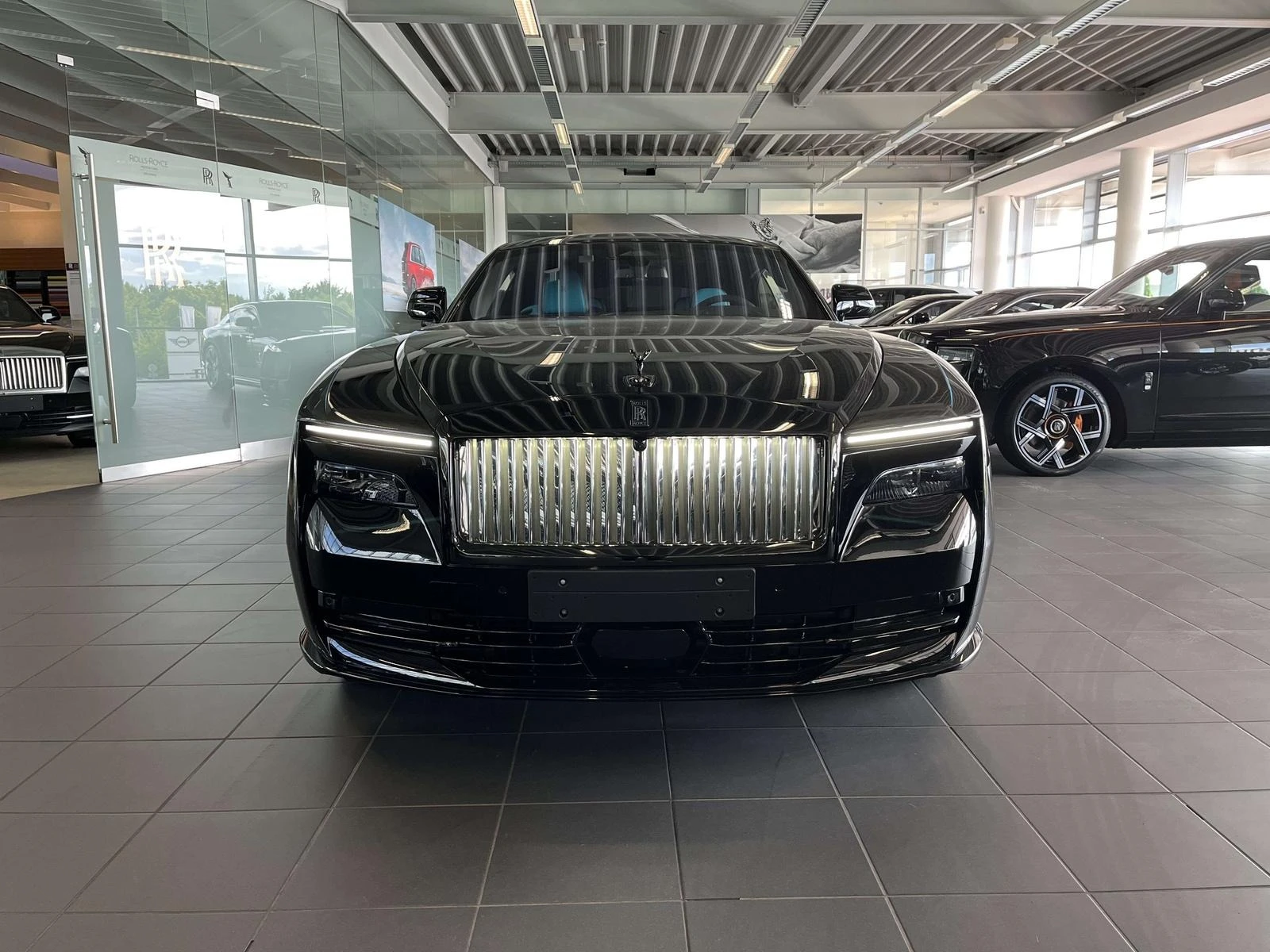 Rolls-Royce Spectre BLACK BADGE/BESPOKE/STARLIGHT/SHOOTING STAR/ - изображение 2