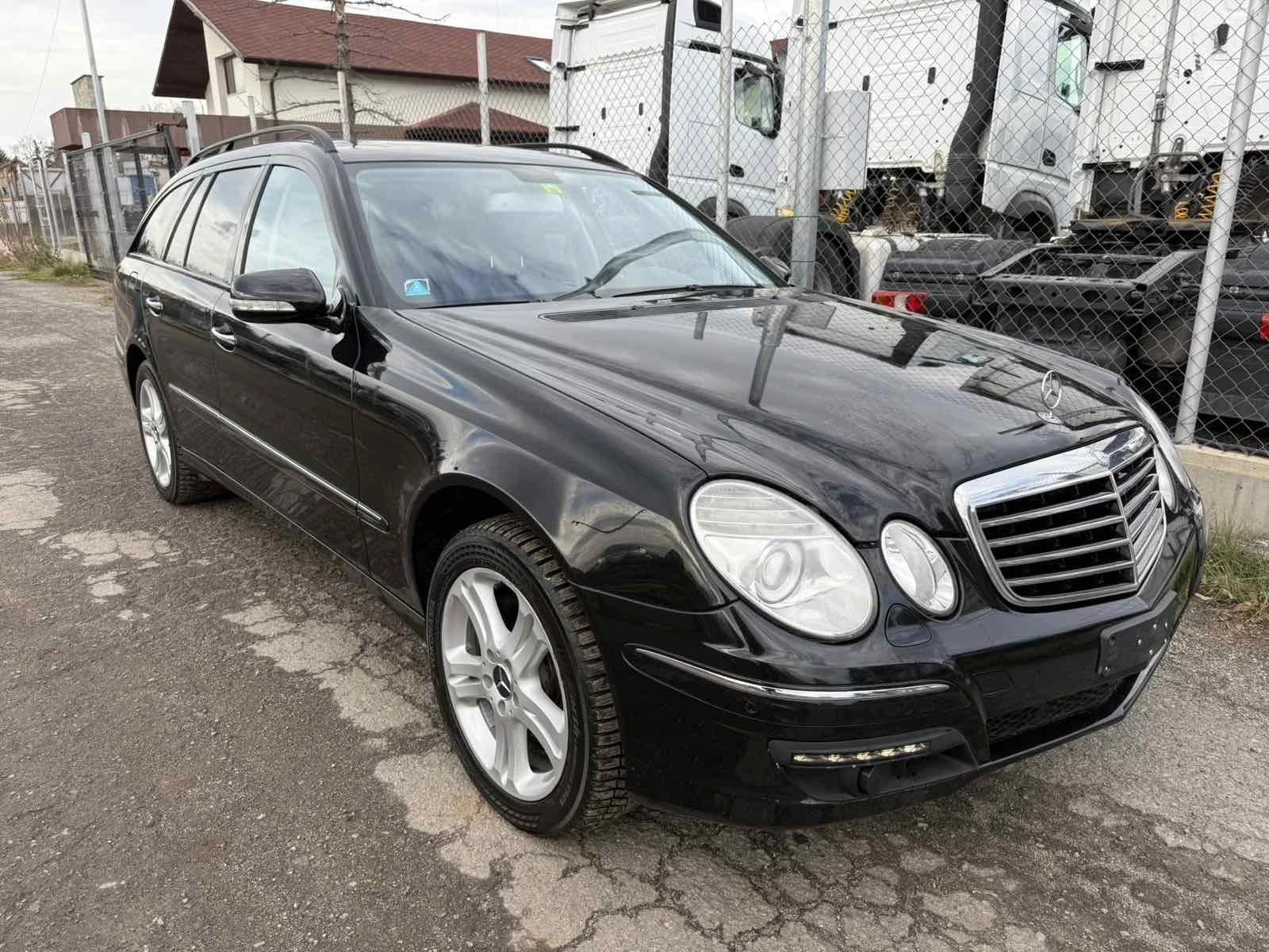 Mercedes-Benz E 280 4 matic FACE Топ състояние - изображение 6