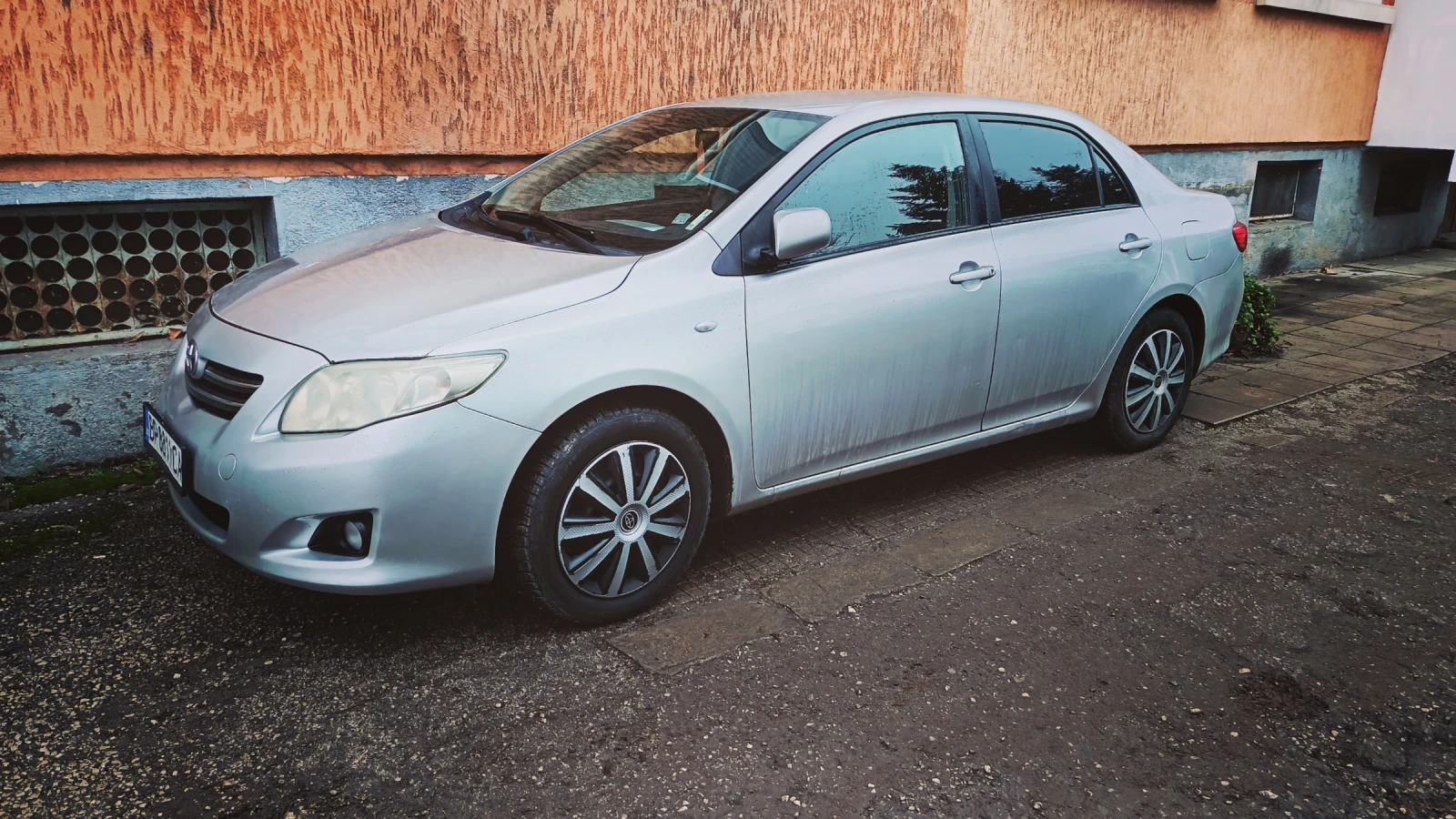 Toyota Corolla Sedan - изображение 2