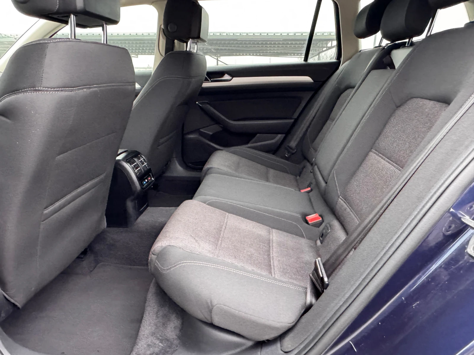 VW Passat 2.0TDI ИТАЛИЯ - изображение 7