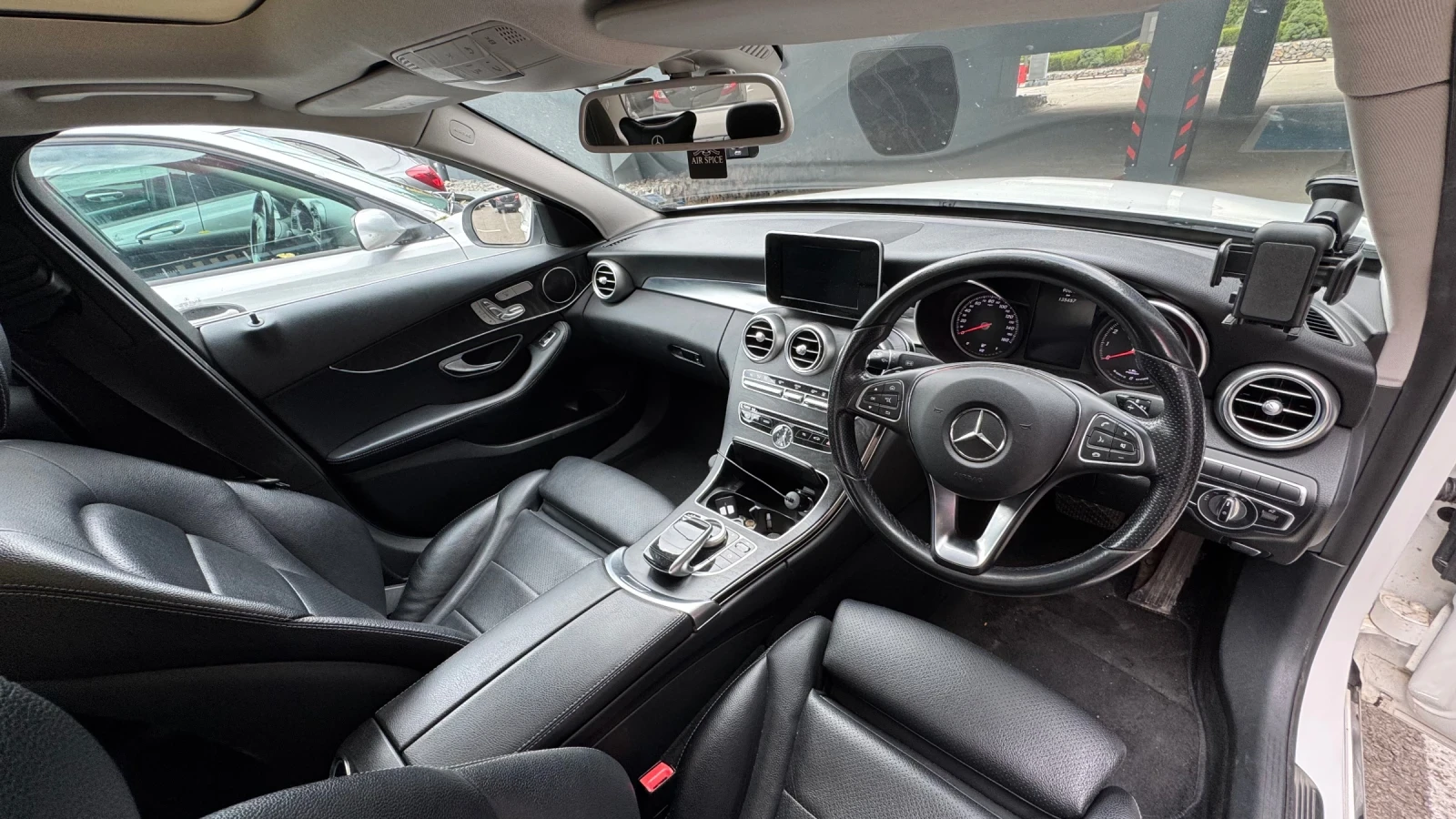 Mercedes-Benz C 350  - изображение 6