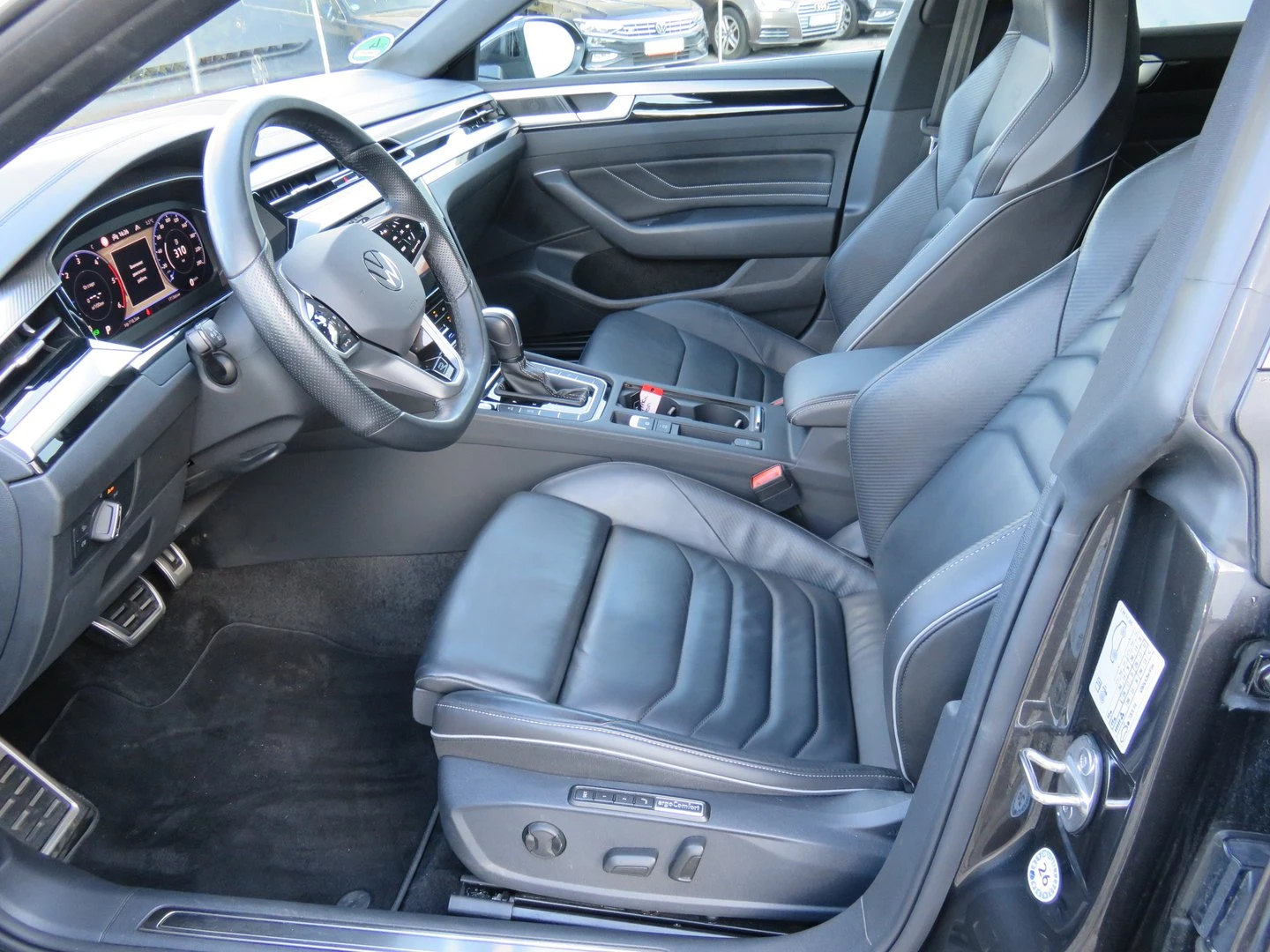 VW Arteon R-Line 2.0 TDI SCR 4MOTION DSG, снимка 4 - Автомобили и джипове - 54331353