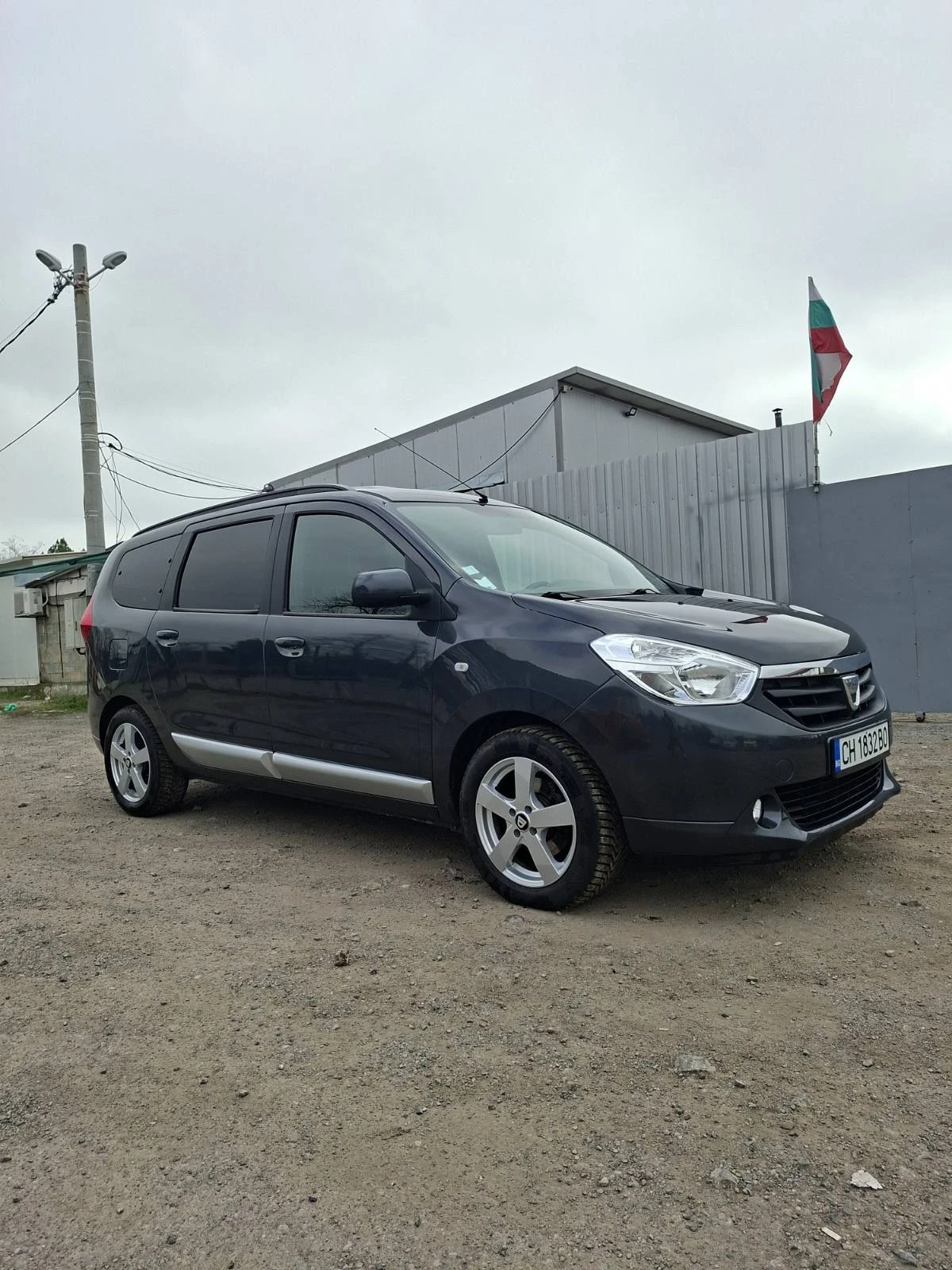 Dacia Lodgy 1.5 DCI, снимка 5 - Автомобили и джипове - 53929683