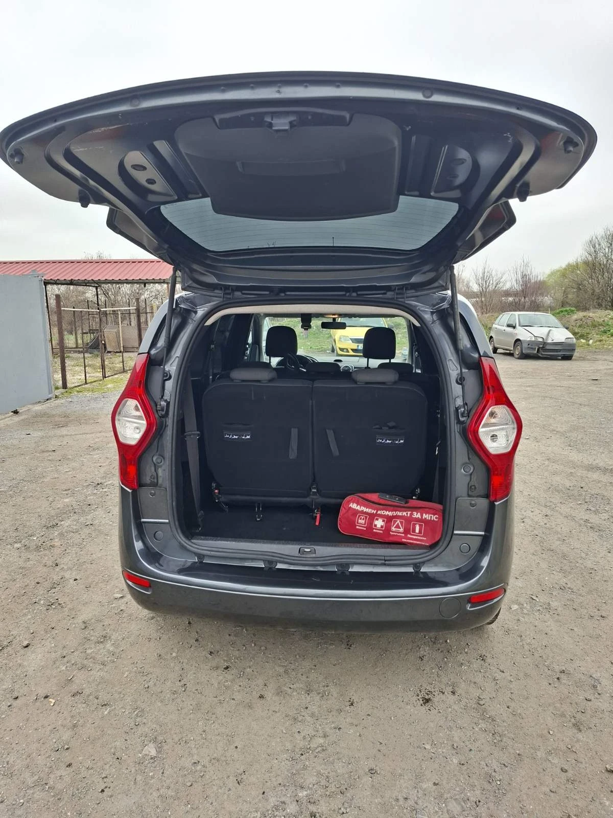 Dacia Lodgy 1.5 DCI, снимка 11 - Автомобили и джипове - 53929683