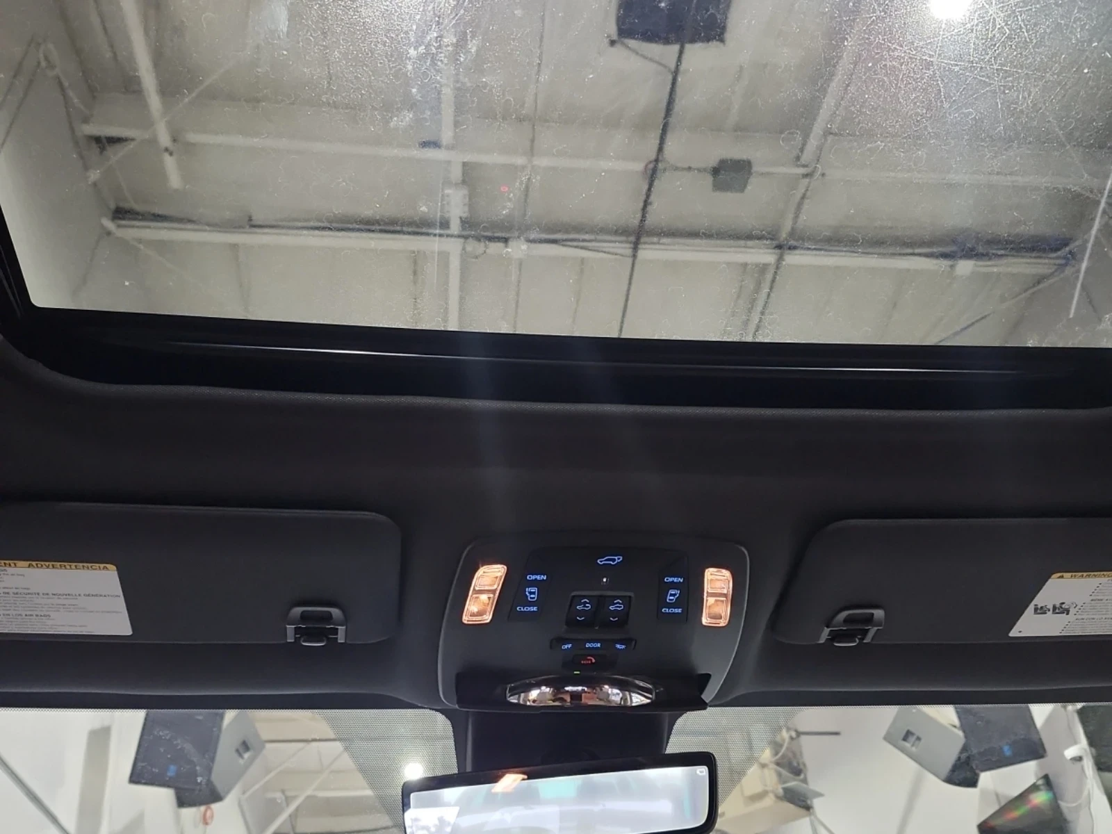 Toyota Sienna Limited| 360* Камера| Обдухване| ТV| Без Инциденти, снимка 12 - Автомобили и джипове - 54008630