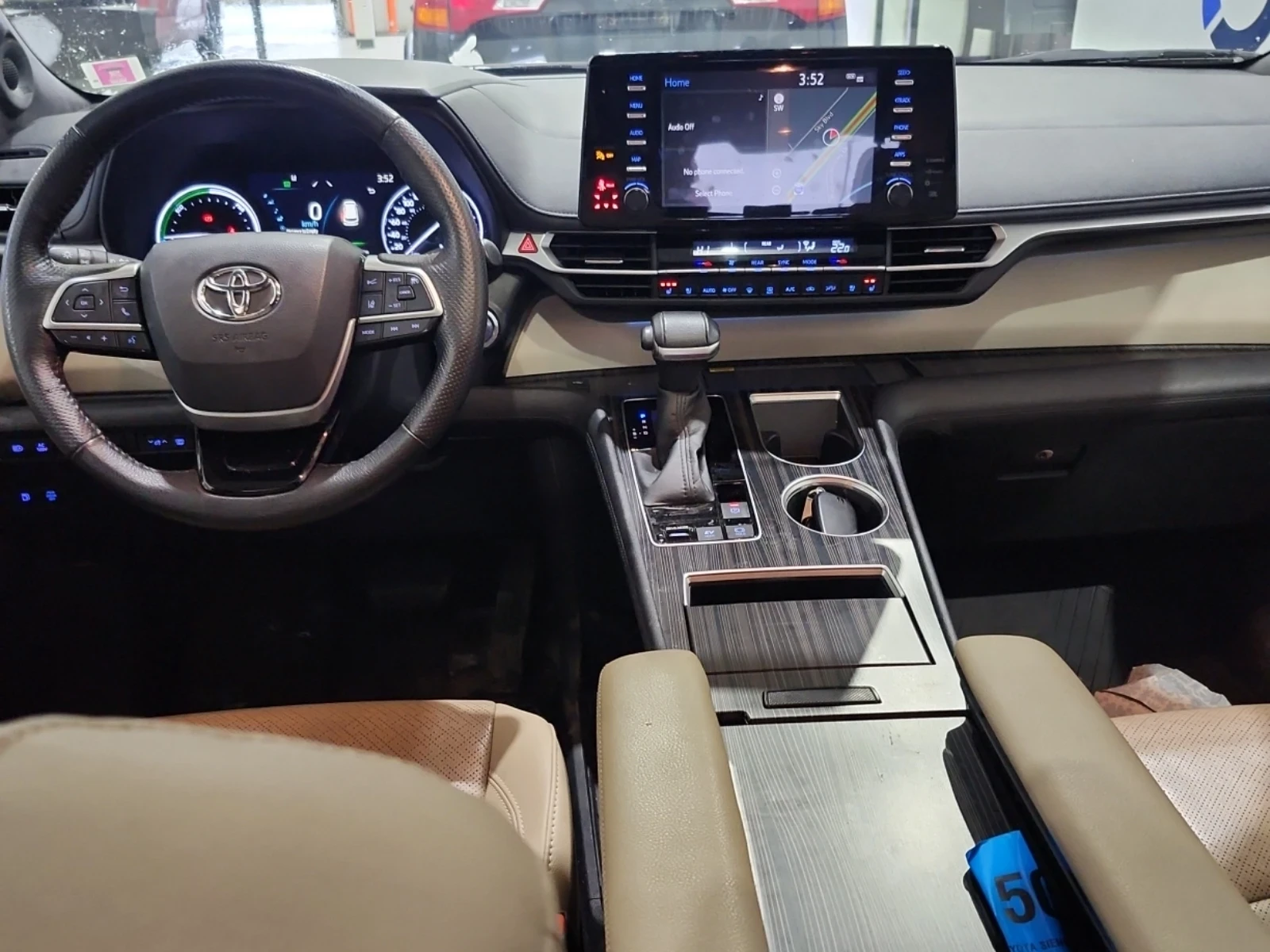 Toyota Sienna Limited| 360* Камера| Обдухване| ТV| Без Инциденти, снимка 8 - Автомобили и джипове - 54008630