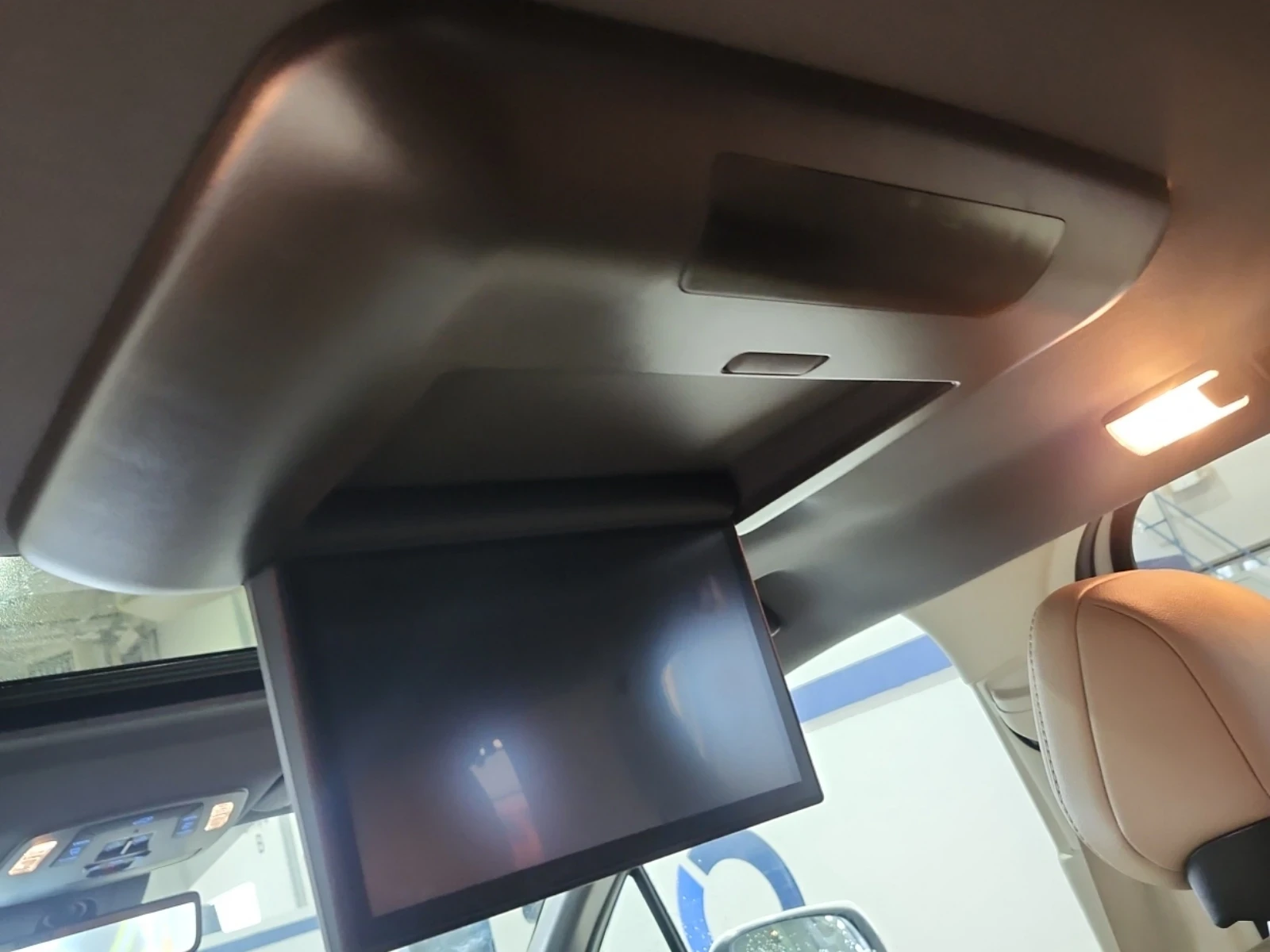 Toyota Sienna Limited| 360* Камера| Обдухване| ТV| Без Инциденти, снимка 14 - Автомобили и джипове - 54008630