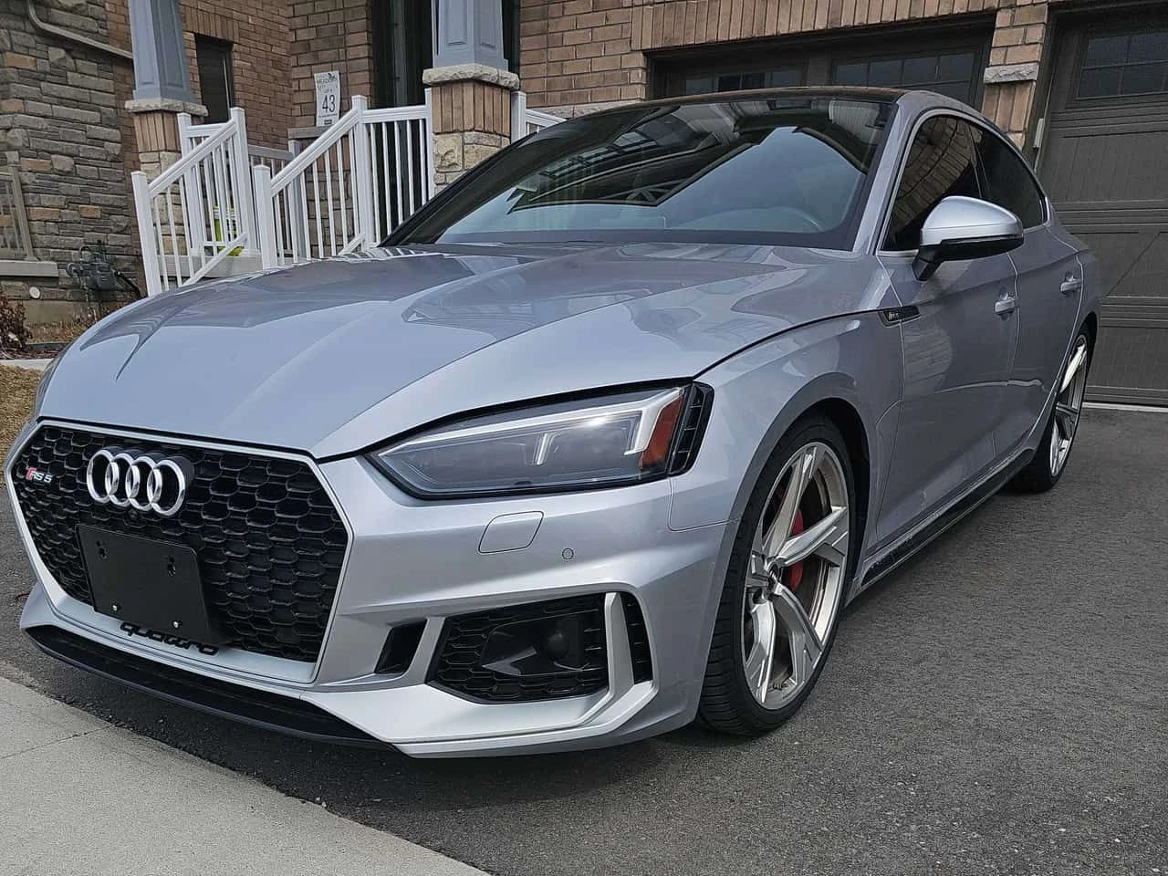 Audi Rs5 * ДИСТРОНИК* ПАНОРАМА* ПОДГРЕВ* BANG & OLUFSEN* 