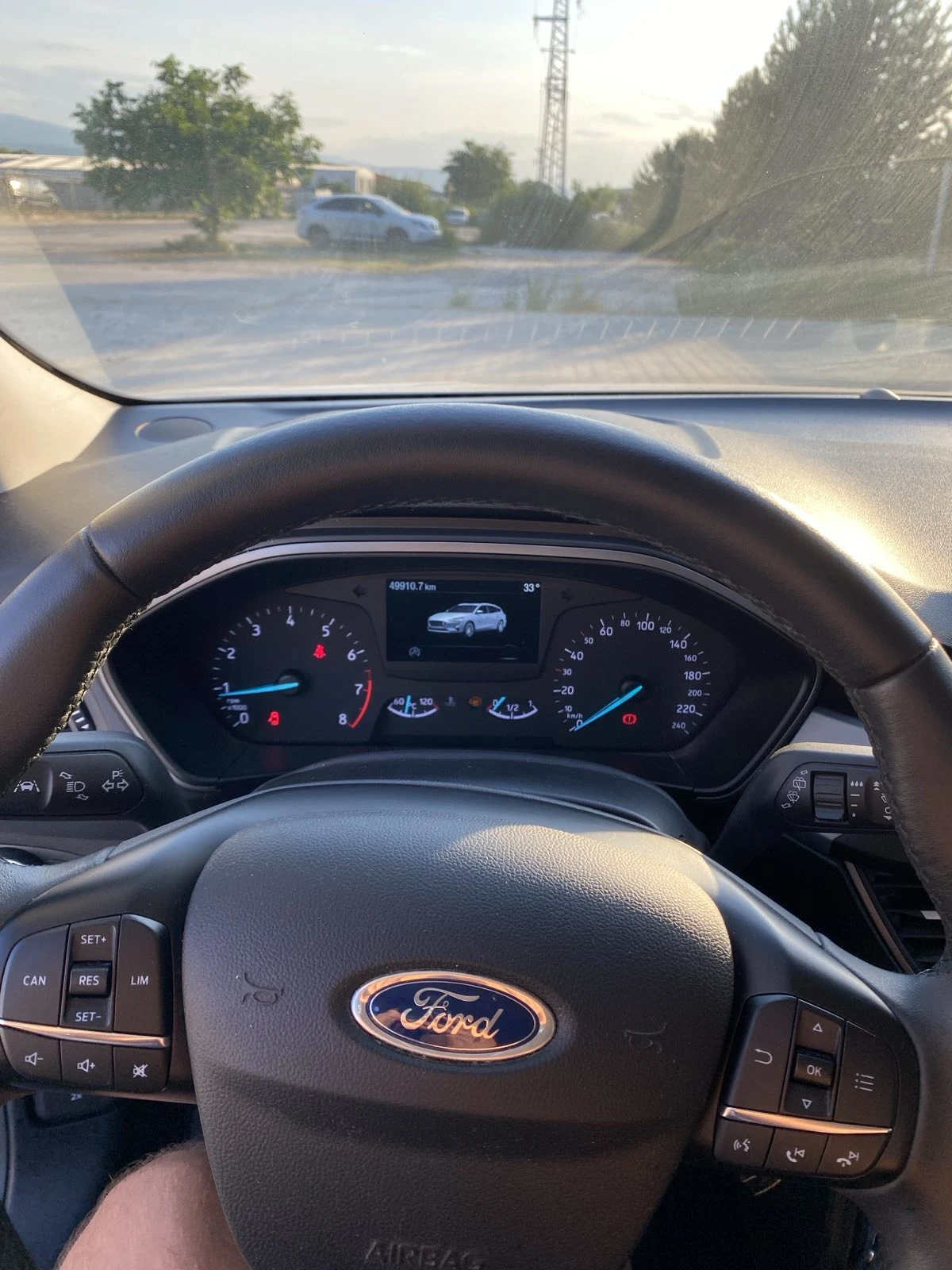 Ford Focus 1.0i, снимка 11 - Автомобили и джипове - 54311542