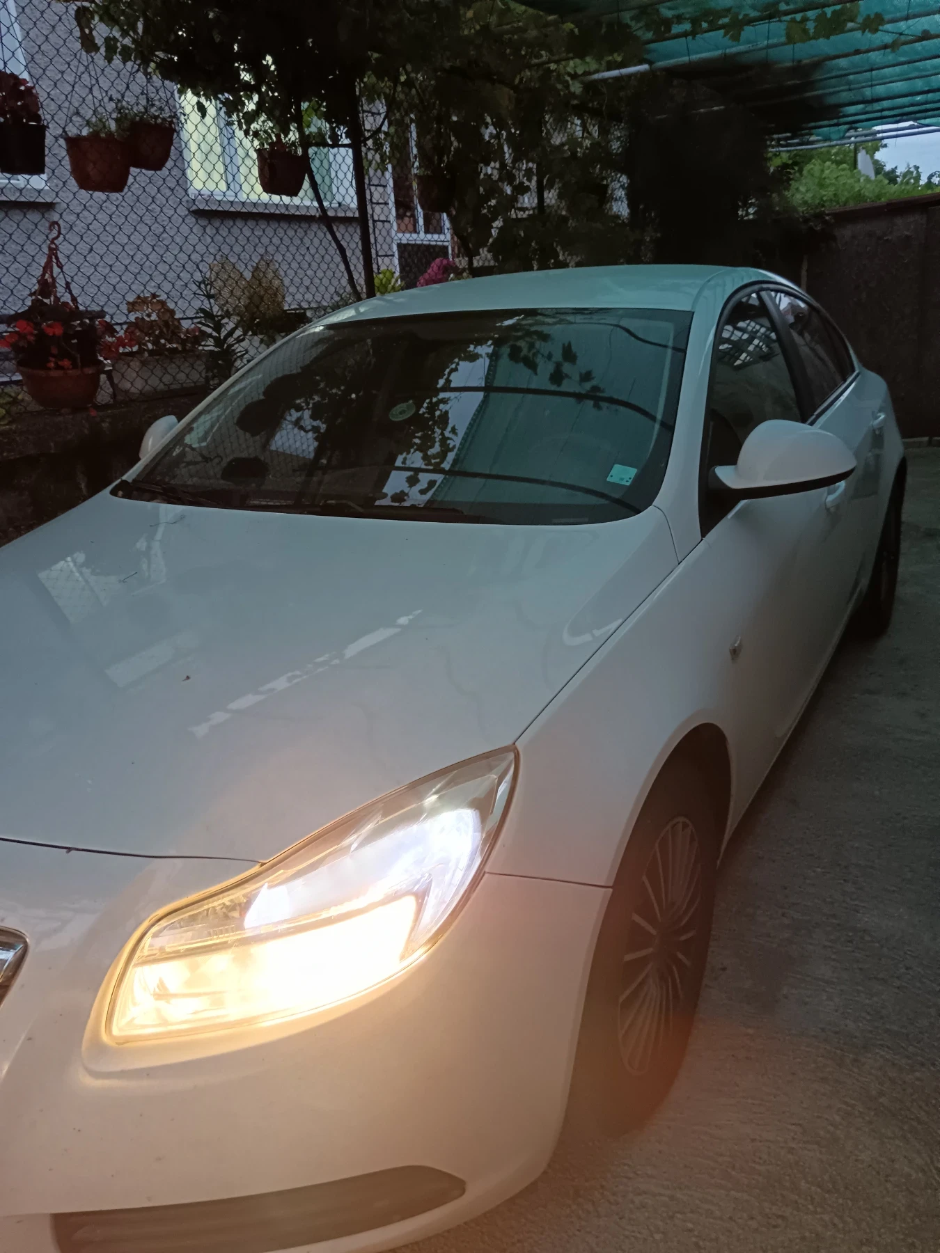 Opel Insignia 2.0 CDTI, снимка 2 - Автомобили и джипове - 54946692