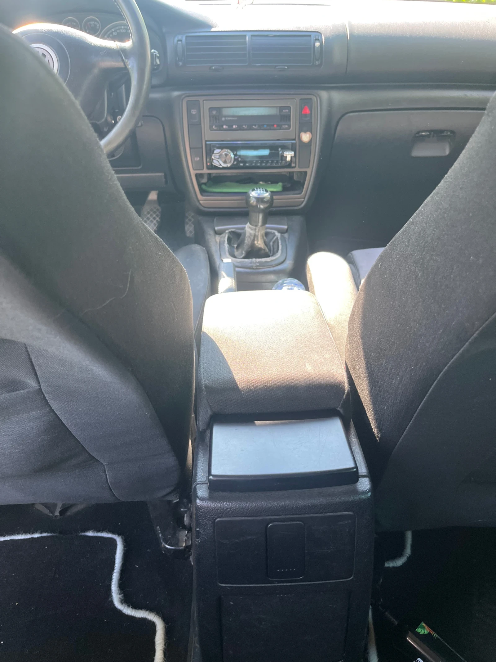 VW Passat 1.9 TDI 131 kc, снимка 9 - Автомобили и джипове - 54985632