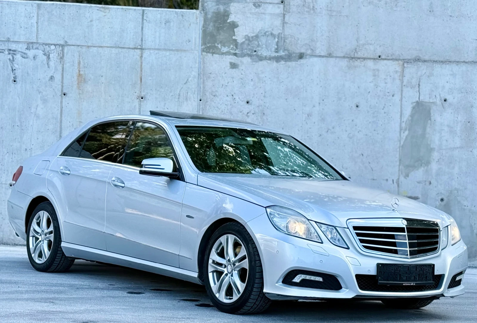 Mercedes-Benz E 350 CDI 4matic/Distronic/NAVI/FULL FULL, снимка 3 - Автомобили и джипове - 54987233