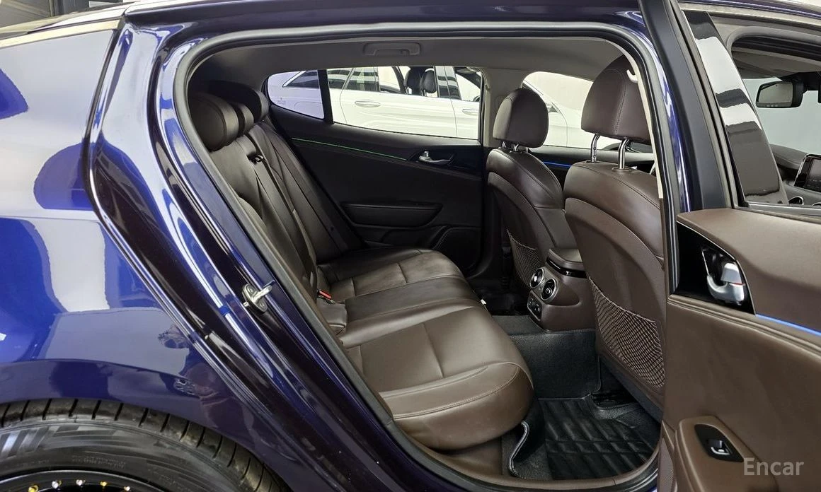 Kia Stinger, снимка 12 - Автомобили и джипове - 55174137