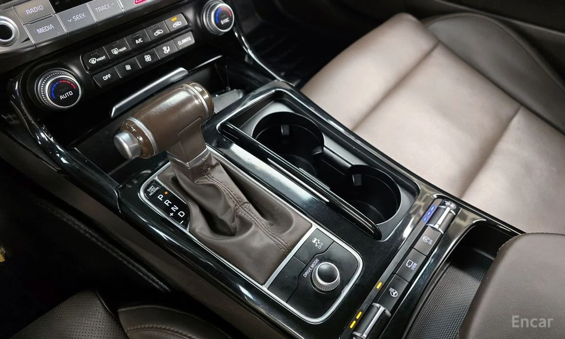 Kia Stinger, снимка 9 - Автомобили и джипове - 55174137