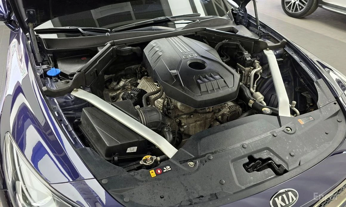 Kia Stinger, снимка 6 - Автомобили и джипове - 55174137